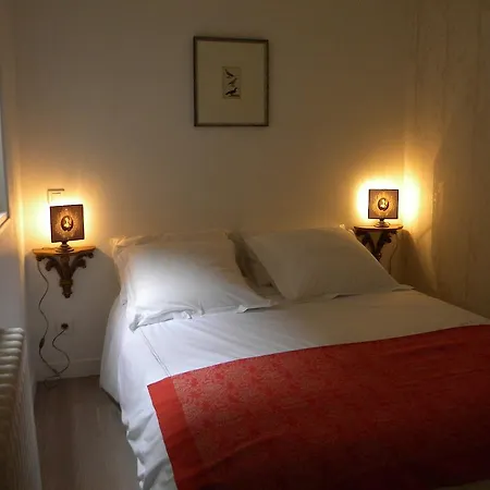 Les Tilleuls De Monge Beaune (Cote d'Or)